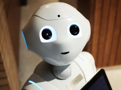 Foto af robot, Alex Knight. Unspslash